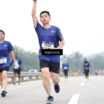 Runner Photo 7402095