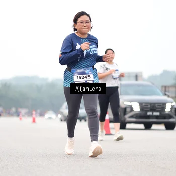 Runner Photo 7402113