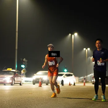 Runner Photo 7402115