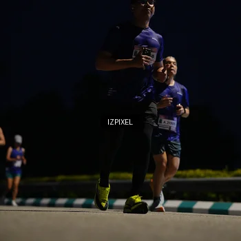 Runner Photo 7402191