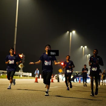 Runner Photo 7402197