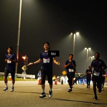 Runner Photo 7402214
