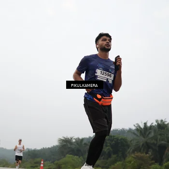 Runner Photo 7402244