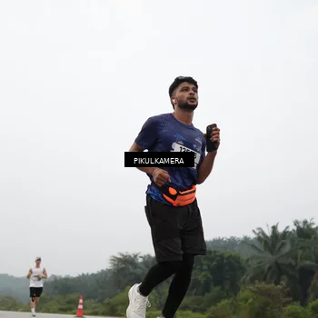 Runner Photo 7402248