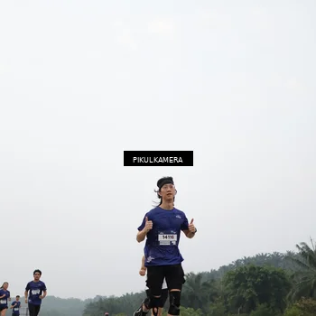 Runner Photo 7402400