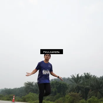 Runner Photo 7402642