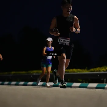 Runner Photo 7402645