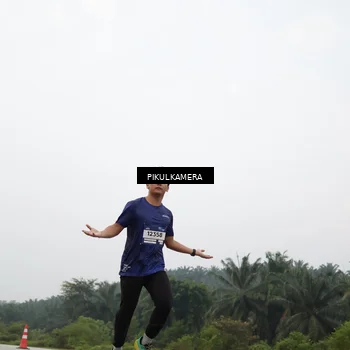 Runner Photo 7402677