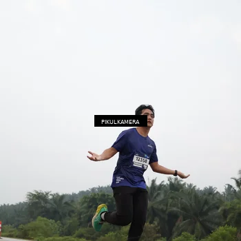 Runner Photo 7402681
