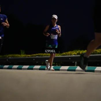 Runner Photo 7402716