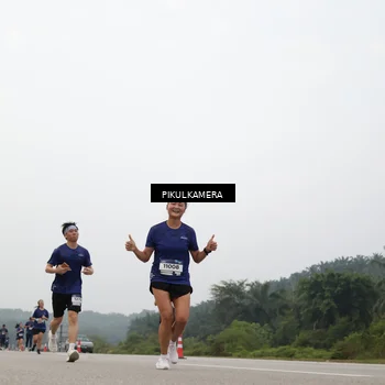 Runner Photo 7402731