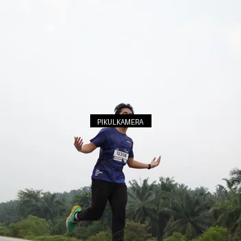 Runner Photo 7402775