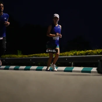 Runner Photo 7402779