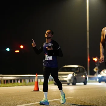 Runner Photo 7402782