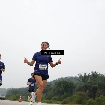 Runner Photo 7402851