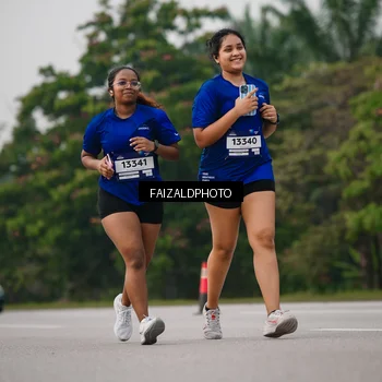 Runner Photo 7402910
