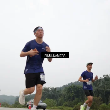 Runner Photo 7402931