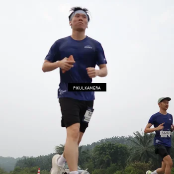 Runner Photo 7402983