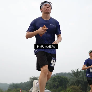 Runner Photo 7403042