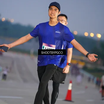 Runner Photo 7403096