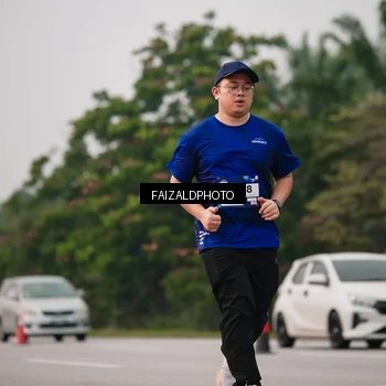 Runner Photo 7403127