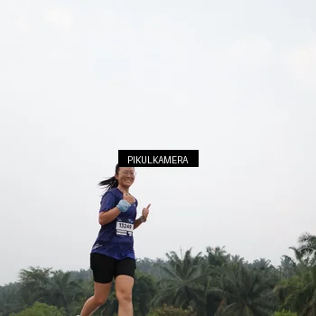 Runner Photo 7403157