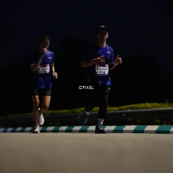 Runner Photo 7403187