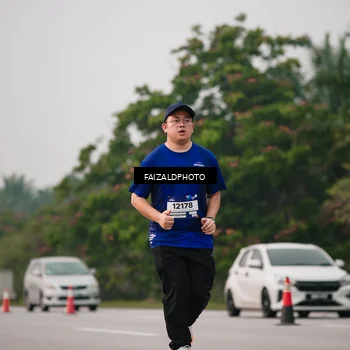Runner Photo 7403188