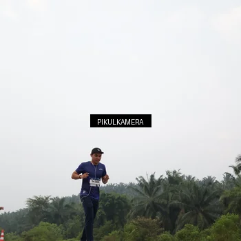 Runner Photo 7403249