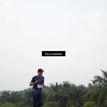 Runner Photo 7403317