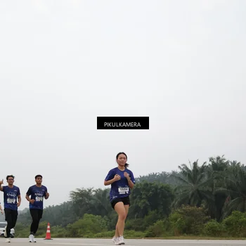 Runner Photo 7403456