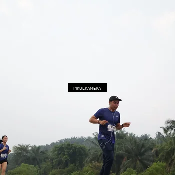 Runner Photo 7403458
