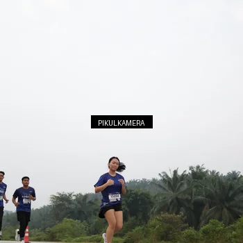 Runner Photo 7403540