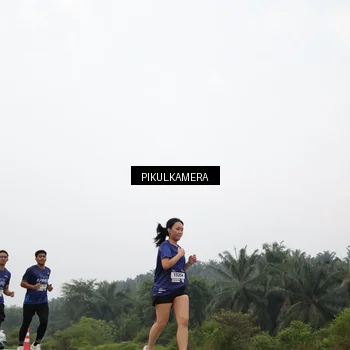 Runner Photo 7403558