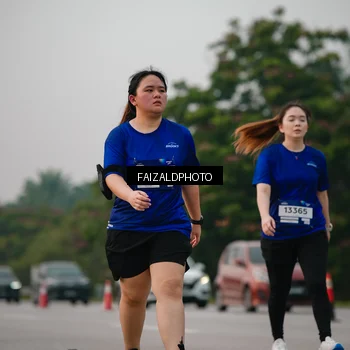 Runner Photo 7403561