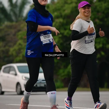Runner Photo 7403588
