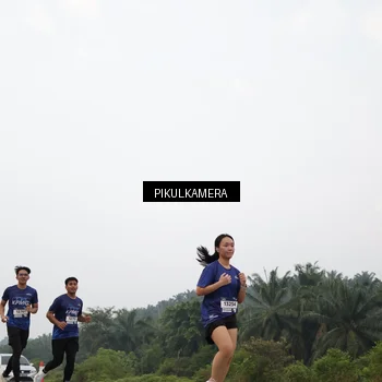Runner Photo 7403678