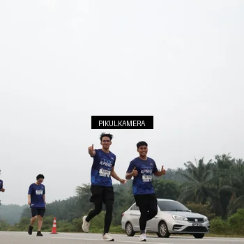 Runner Photo 7403690