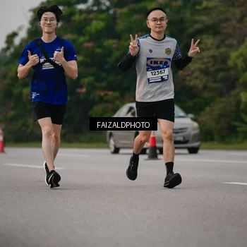 Runner Photo 7403697