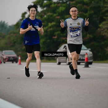 Runner Photo 7403705