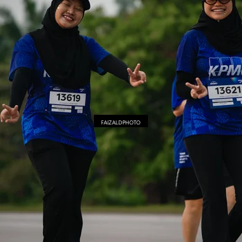 Runner Photo 7403710