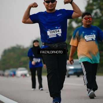 Runner Photo 7403737