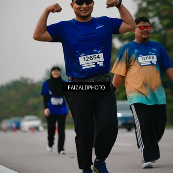 Runner Photo 7403741
