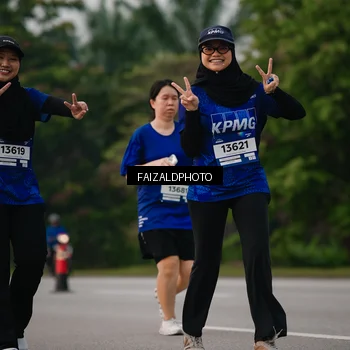 Runner Photo 7403743
