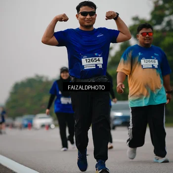 Runner Photo 7403754