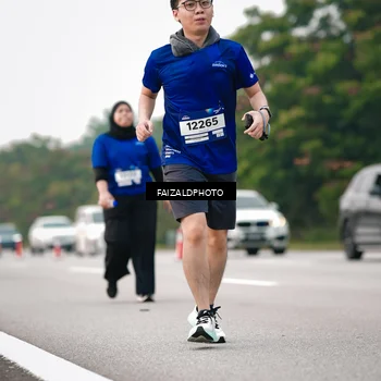 Runner Photo 7403830