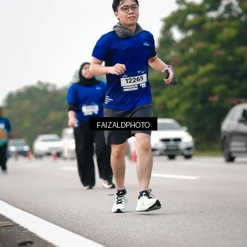 Runner Photo 7403846