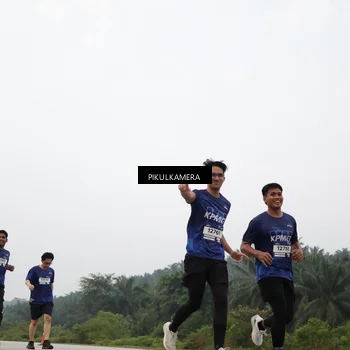 Runner Photo 7403870