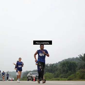 Runner Photo 7403881