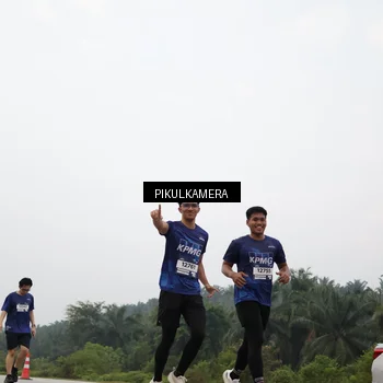 Runner Photo 7403884